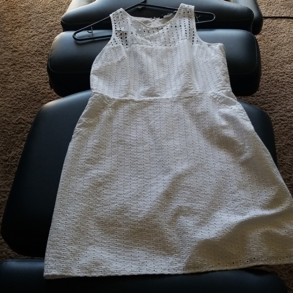 Size 4 Banana Republic White eyelet dress